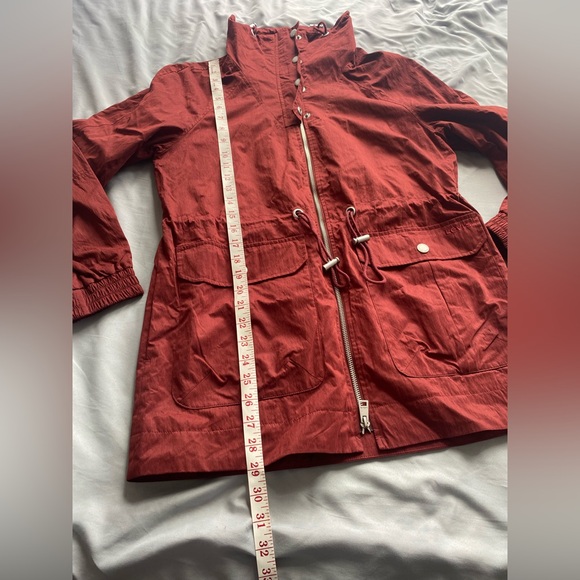 Levi’s Women Cinch Waist Wine Color Rain jacket, XS - Picture 9 of 9